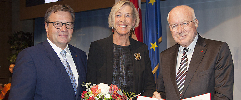 Tiroler Adler-Orden für Rektorin a.D. Helga Fritsch (Foto: Land Tirol/Frischauf-Bild)