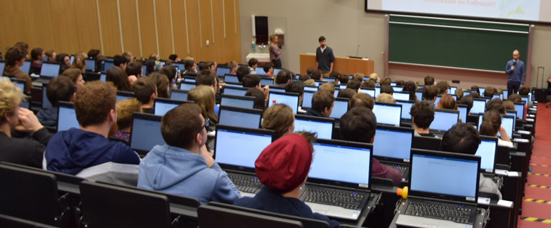 Nach der erfolgreichen Testphase werden jetzt die Computer-Prüfungen auch für die Studienrichtungen Human- und Zahnmedizin sowie für das Auswahlverfahren für das Bachelorstudium der Molekularen Medizin eingeführt. Foto: MUI