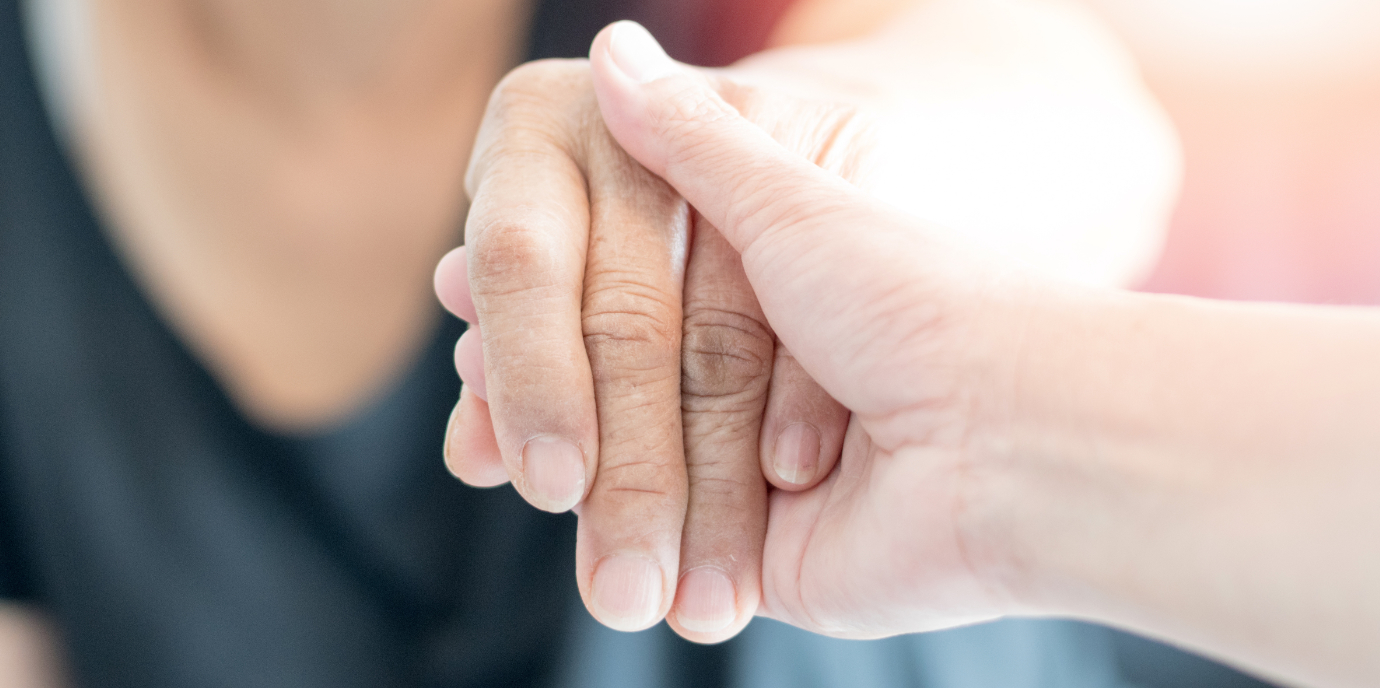 Hand_Parkinson_Khunatorn_AdobeStock