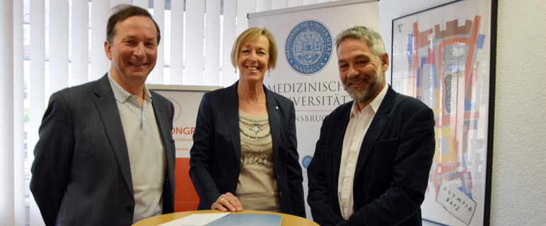 Im Rahmen einer Pressekonferenz stellte Kongresspräsident Hans Dieplinger das Programm der EAS-Tagung in Innsbruck gemeinsam mit Rektorin Helga Fritsch und dem Co-Kongresspräsidenten Florian Kronenberg vor. 