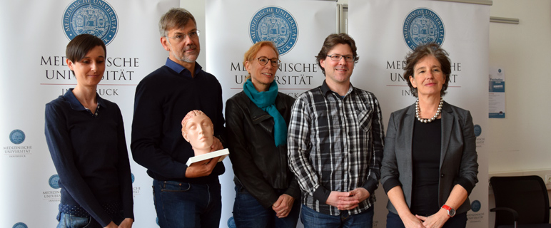 Pressekonferenz zur Vorstellung des Programms der Woche des Gehirns: Michaela Defrancesco, Georg Dechant, Barbara Sperner-Unterweger, Gerald Obermair und Christine Bandtlow. (v. li. n. re.)