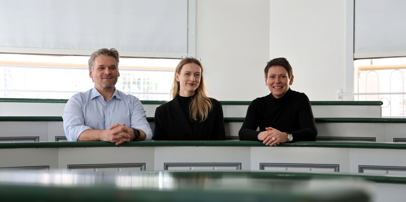 v.l.: Krebsimpfstoff-Forscher Guido Wollmann, Doktorandin Ema Husarcikova und Vizerekorin und Tumorimmunologin Patrizia Stoitzner. ©MUI/Bullock NEWS_T-RAFIC.jpg