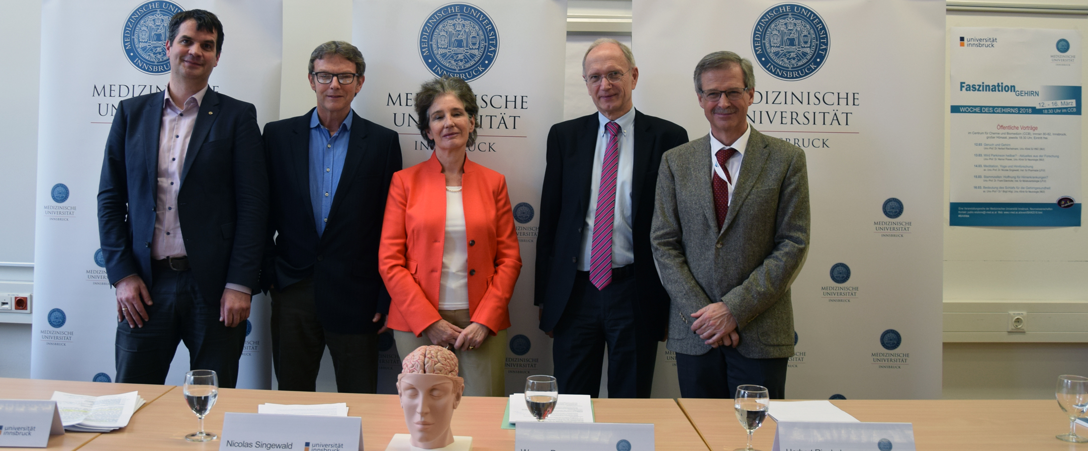 Herbert Riechelmann, Werner Poewe, Christine Bandtlow, Nicolas Singewald und Frank Edenhofer stellten das Programm der Woche des Gehirns 2018 in Innsbruck vor. Foto: MUI/D. Heidegger.