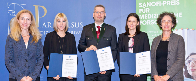 Mag.a Sabine Radl, Geschäftsführung Sanofi Österreich, Dr.in Romana Gerner, Mag. Martin Puhr, PhD, Victoria Klepsch, MSc PhD und Laudatorin Prof.in Christine Bandtlow, Vizerektorin für Forschung und Internationales. (Foto: Günter Freund / Sanofi)