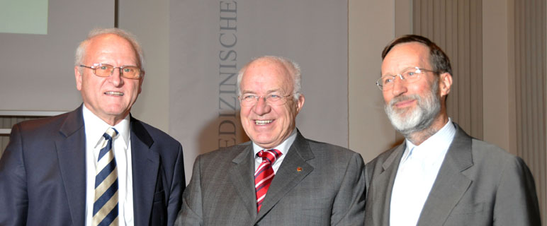 Neujahrsempfang 2012: Prof. Raimund Margreiter, Prof. Herbert Lochs mit Festredner DDr. Herwig van Staa 