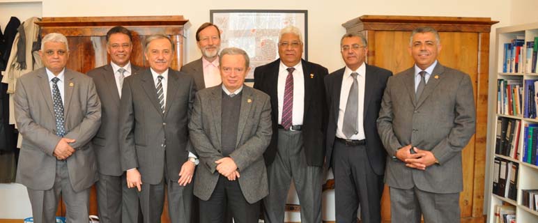 Delegation aus Ägypten mit Rektor Univ.-Prof. Dr. Lochs