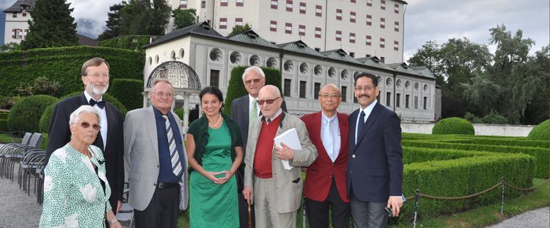 Rektor Univ.-Prof. Dr. Herbert Lochs, em.Univ.-Prof. Dr.Georg Riccabona mit Gattin, Univ.-Prof. Dr.Irene Virgolini, em.Univ.-Prof. Dr. Raimund Margreiter, em.Univ.-Prof. Dr. Rudolf Höfer, Univ.-Prof. Choi Keung Ng, Univ.-Prof. Dr.Roy Moncayo-Naveda (v. li na. re.)