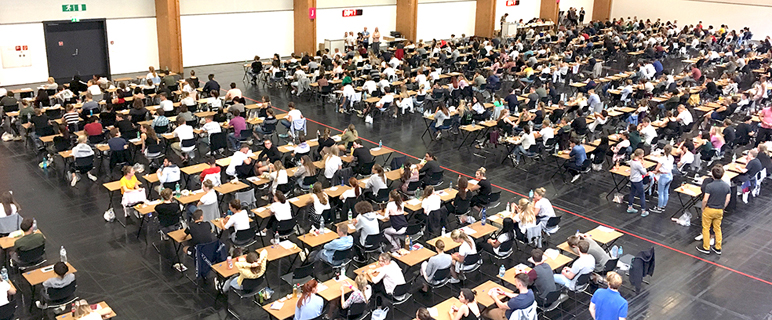 2.998 Bewerber:innen nahmen an den medizinischen Aufnahmeverfahren in Innsbruck teil