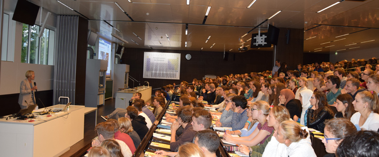 Semesterstart an der Medizinischen Universität Innsbruck mit der "OLV- Orientierungslehrveranstaltung". Foto: MUI.