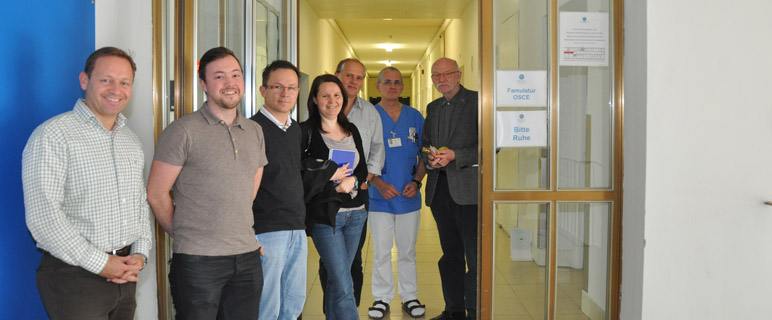 Stefan Höfer, Ralph Verstappen, Wolfgang Prodinger, Andrea Hoflehner, Horst Mitmansgruber, Christoph Pechlaner, Siegfried Schwarz bei der OSCE-Famulatur-Prüfung am Ende des Sommersemesters 2013. (v. li. n. re)