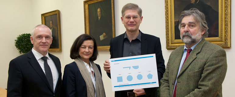 Hans Peter Dimai (Vizerektor der Medizinischen Universität Graz), Karin Gutiérrez-Lobos (Vizerektorin Medizinische Universität Wien), Martin Arendasy (Psychologe) und Norbert Mutz (Vizerektor der Medizinischen Universität Innsbruck. (v. l.) (Copyright: Meduni Wien).