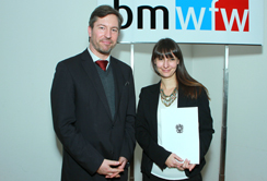 Leiter der Hochschulsektion des Bundesministerium für Wissenschaft, Forschung und Wirtschaft Sektionschef Mag. Elmar Pichl mit Andrea Deutschmann, PhD. Foto: BMWFW