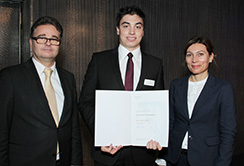 Würdigungspreis für erfolgreichen Medizin-Absolventen