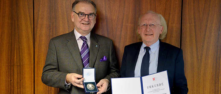 Paracelsus-Medaille für Rektor Fleischhacker