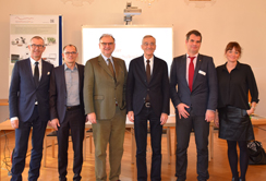 v.l.: Andreas Altmann (Rektor MCI), Stefan Kiechl (Medizinische Universität Innsbruck), Wolfgang Fleischhacker (Rektor Medizinische Universität Innsbruck), Tilmann Märk (Rektor Universität Innsbruck),Frank Edenhofer (Leiter Life & Health Science Cluster Tirol), Magdalena Flatscher-Thöni (UMIT)