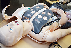 „SIMMan ALS“: High-Tech Simulation im SkillsLab
