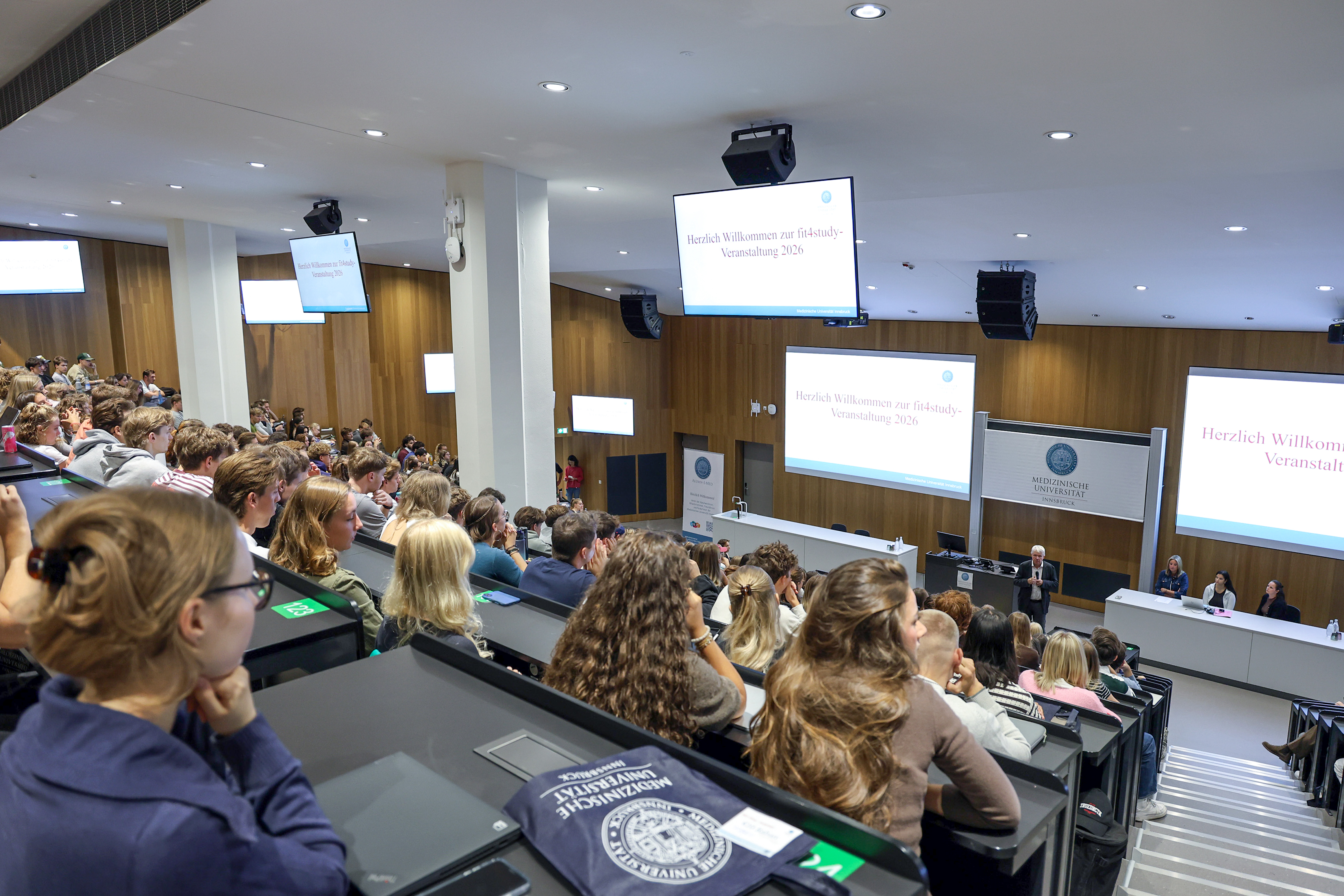 Med Uni Innsbruck begrüßt die Erstsemestrigen