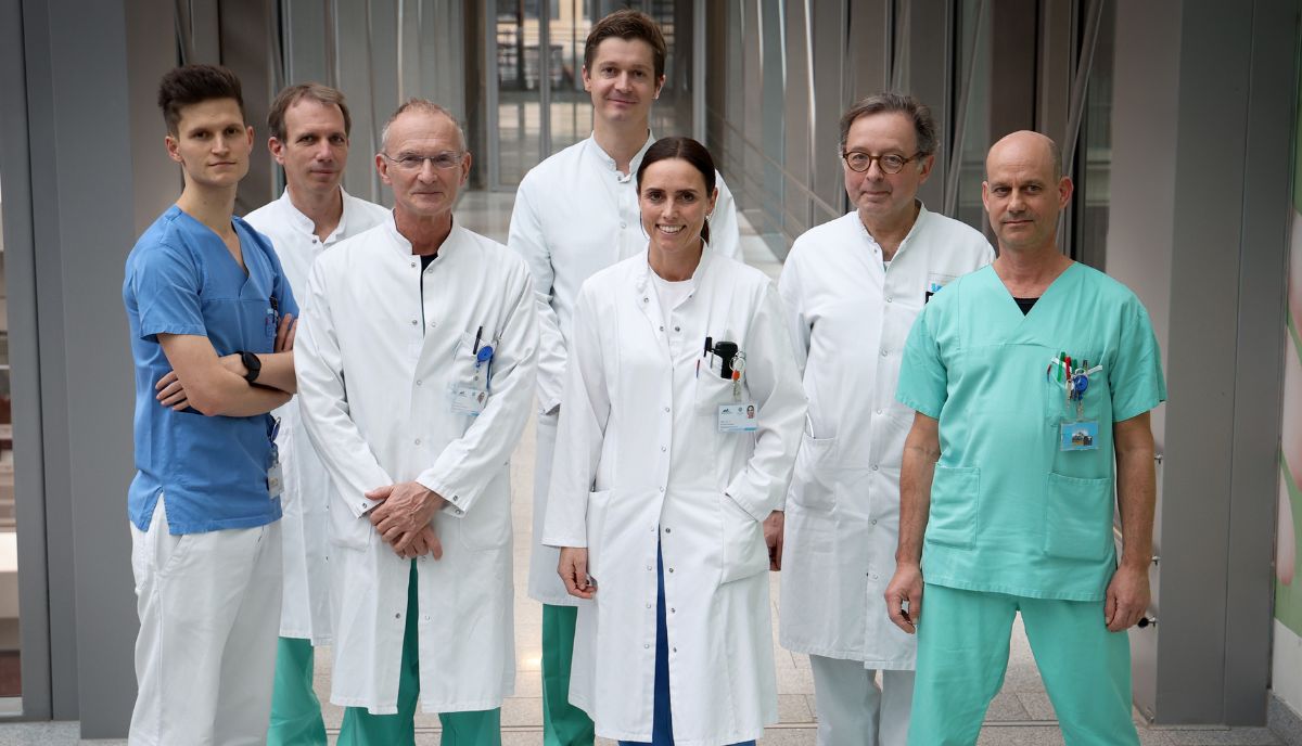 Fabian Perschinka, Andreas Peer, Michael Joannidis, Andrea Köhler, Romuald Bellmann und Andreas Spielmann von der Univ.-Klinik für Innere Medizin I haben an der Studie mitgewirkt. (Foto: MUI/D. Bullock)